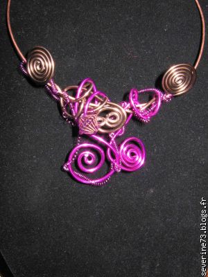 collier bronze & fushia